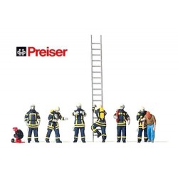 Set de 6 pompiers en tenue d'intervention, un rescapé et une échelle