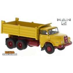 MAN 26.280 DHAK camion benne basculante 6x6 (1972) jaune foncé à châssis rouge foncé