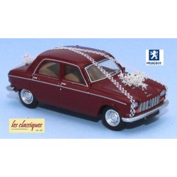 Peugeot 204 berline 4 portes (1968) rouge pourpre "Vive les Mariés" - Boite PC