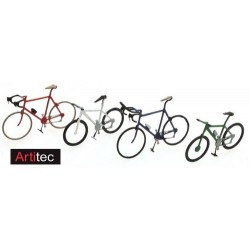 Set de 4 vélos de course - en métal photo-découpé, peint et monté