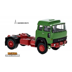 Magirus-Deutz 310 D 22 4x2 tracteur solo (1974) vert