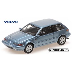 Volvo 480 Coach 3 portes (1987) bleu clair métallisé