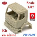 Cabine Renault Kerax (kit résine avec aménagement intérieur, pare-choc et alies)