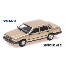 Volvo 740 GL berline (1986) champagne métallisé