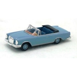 MB 280 SE cabriolet (W111 - 1967) bleu ciel - capot moteur ouvrant
